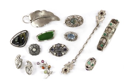 Lot 1428 - A quantity of silver jewellery