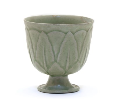 Lot 7 - A Chinese Yue ware cup
