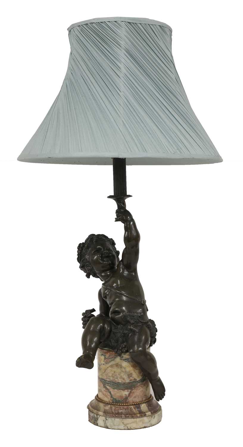 Lot 125 - A table lamp