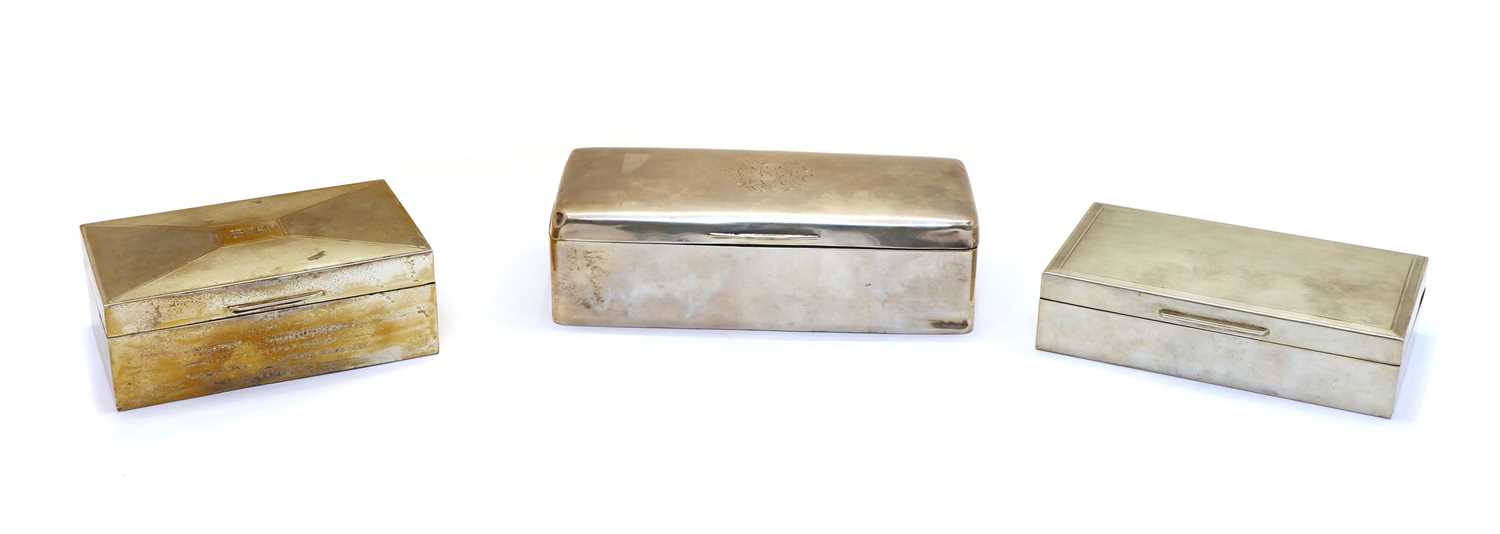Lot 55 - An Edwardian silver cigarette box