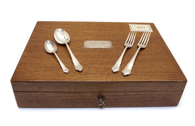 Lot 8 - An oak cased canteen of silver cutlery