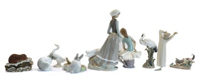 Lot 237 - A collection of seven various Lladro figures