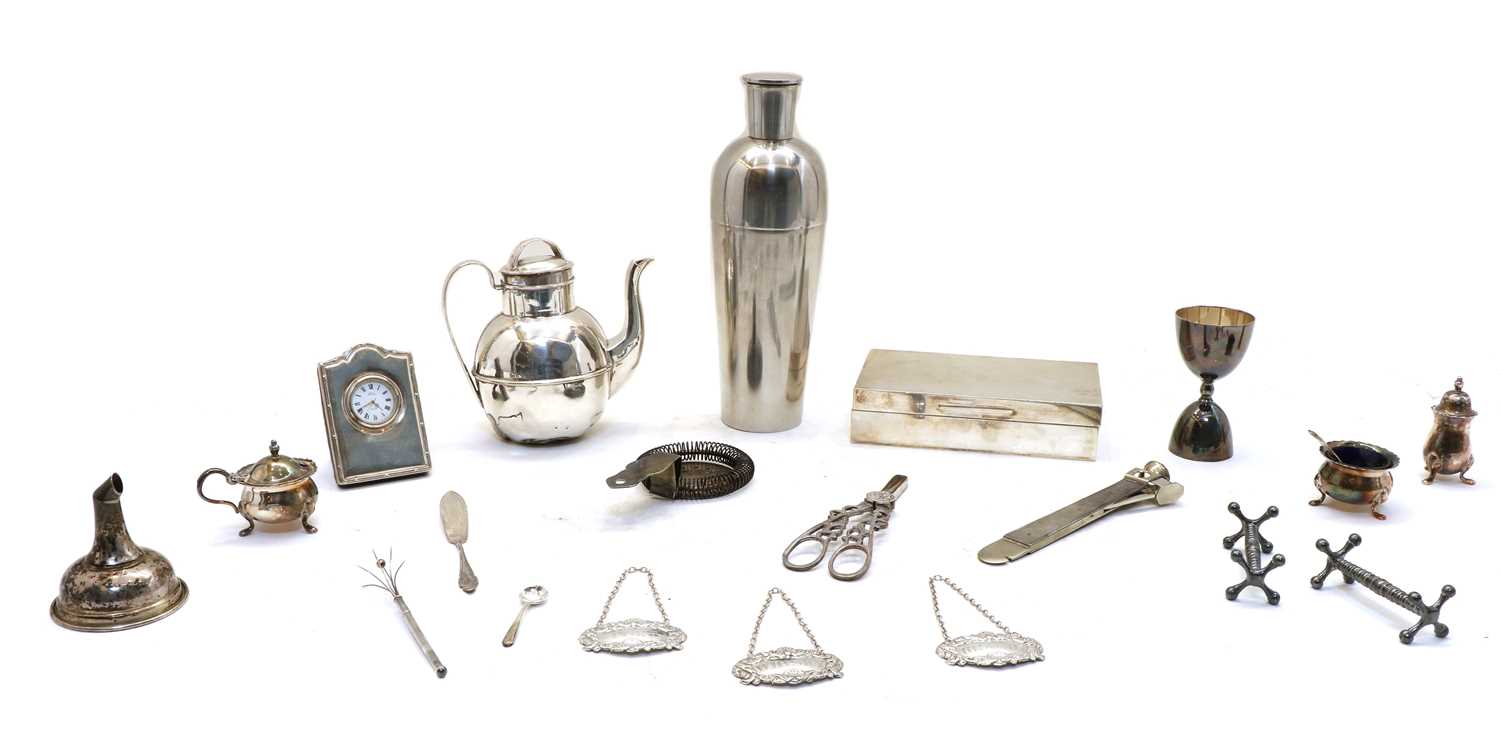 Lot 36 - A collection of silver and plated items
