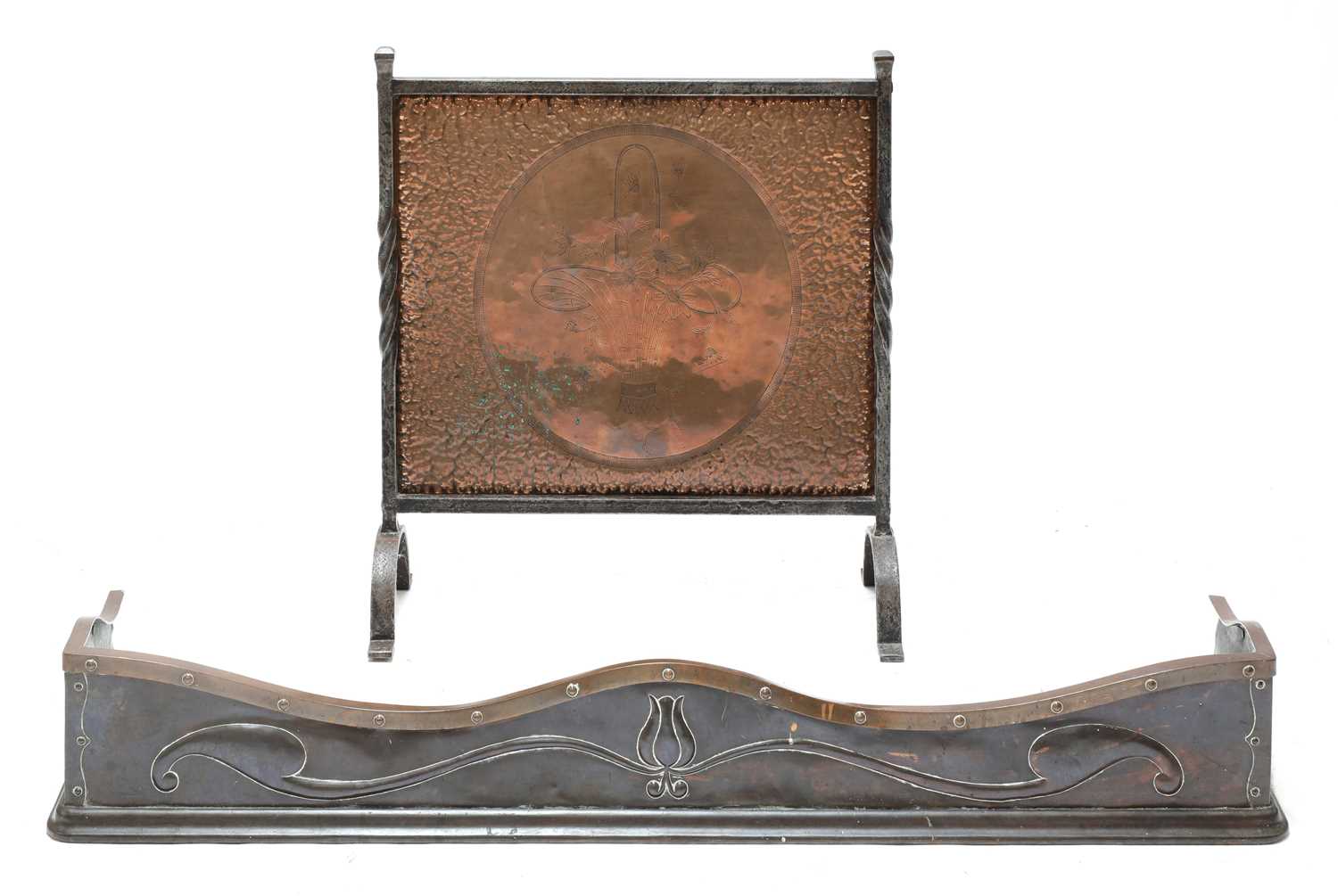Lot 42 - An Arts and Crafts bronze and copper fender