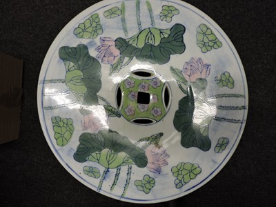 Lot 129 - A Chinese porcelain garden seat