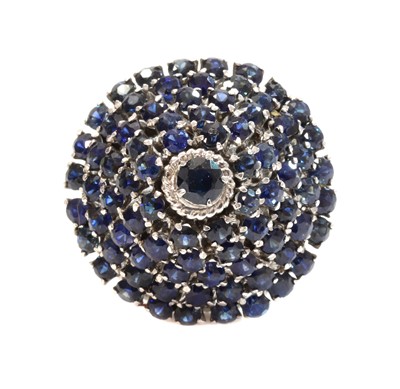 Lot 272 - A six tier sapphire cluster ring