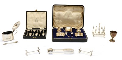 Lot 38 - A collection of silver items