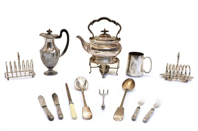 Lot 39 - A collection of silver plated items