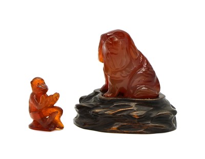 Lot 187 - A Chinese agate carving
