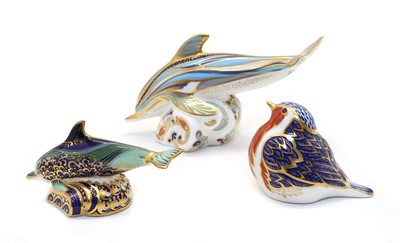 Lot 189 - A Royal Crown Derby porcelain bird paperweight
