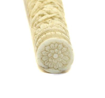 Lot 106 - A Chinese ivory bodkin case