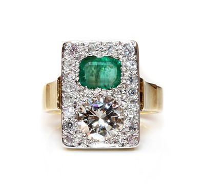 Lot 190 - A Continental emerald and diamond ring