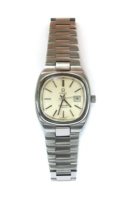 Lot 493 - A ladies' stainless steel Omega 'Seamaster' automatic bracelet watch