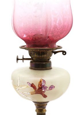 Lot 259 - A Victorian brass oil lamp