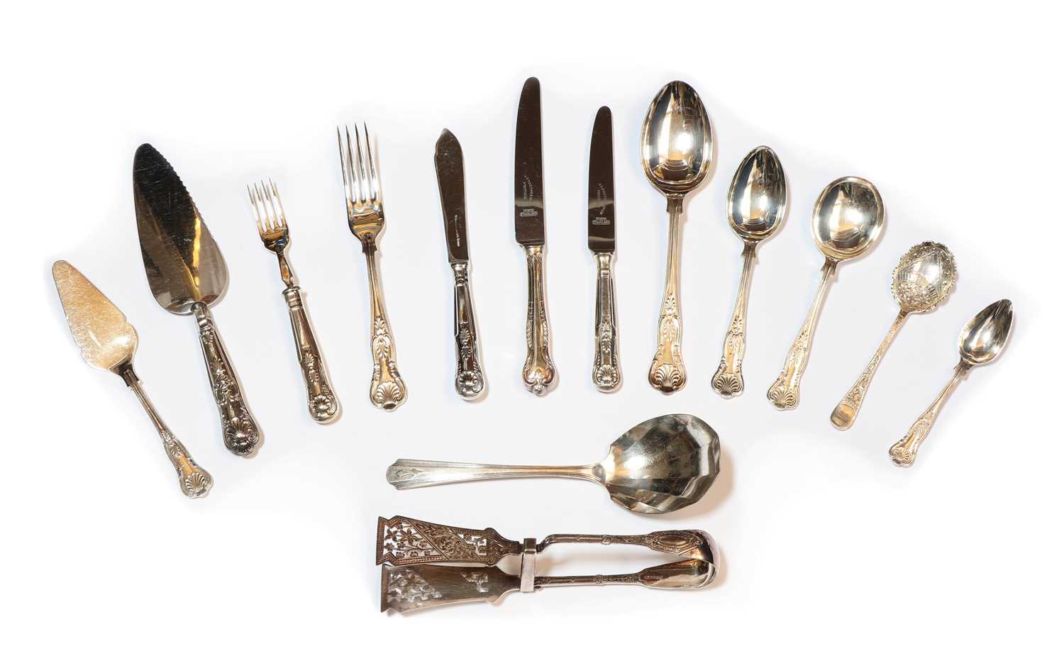 Lot 40 - A quantity of silver plated Queens pattern cutlery