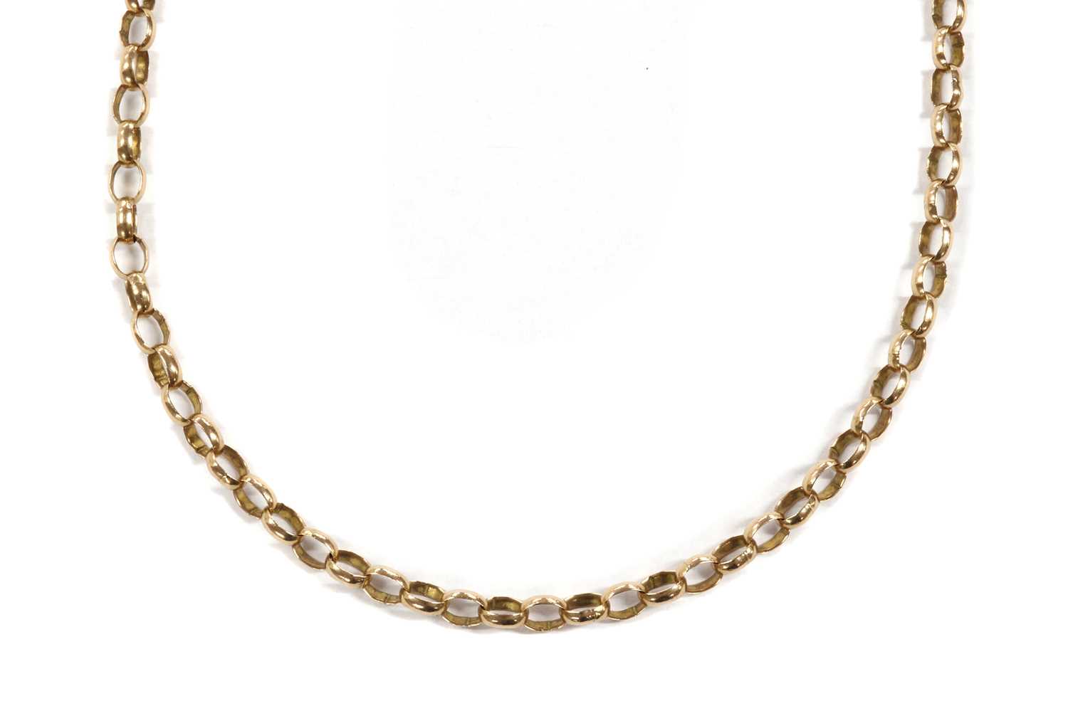 Lot 1132 - A gold oval belcher link chain