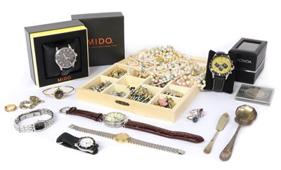 Lot 1478 - A quantity of costume jewellery and watches