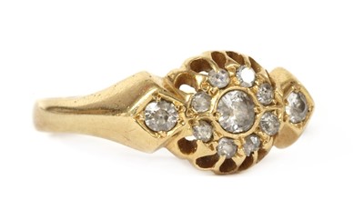 Lot 1032 - An 18ct gold diamond cluster ring