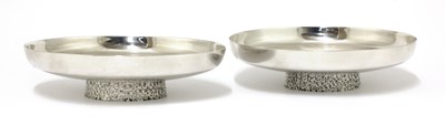 Lot 603 - A pair of modernist silver tazzas
