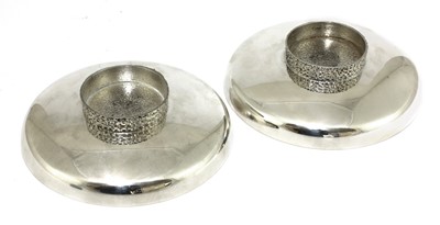 Lot 603 - A pair of modernist silver tazzas