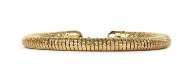 Lot 70 - A 9ct gold bracelet