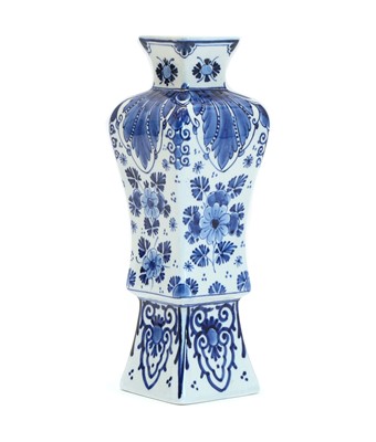 Lot 185 - A Delft vase