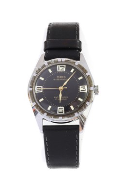 Lot 238 - A mid-size stainless steel Oris mechanical strap watch