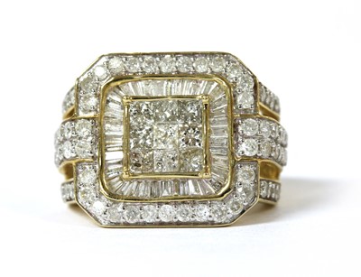 Lot 438 - A 9ct gold diamond cluster ring