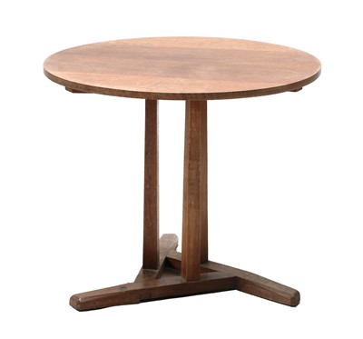 Lot 442 - An Arts & Crafts circular oak occasional table