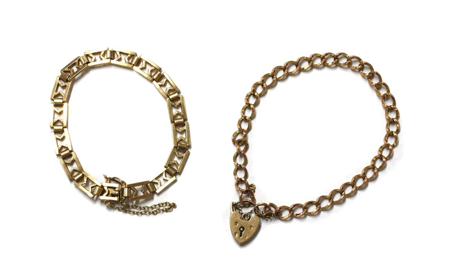 Lot 66 - A 9ct gold bracelet