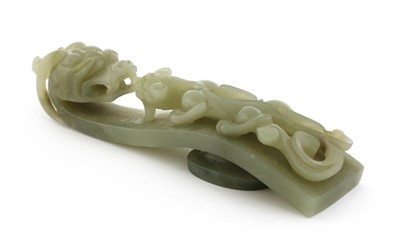 Lot 96 - A Chinese jade belt hook