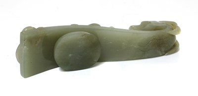 Lot 96 - A Chinese jade belt hook