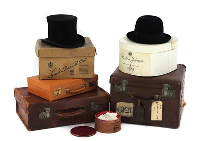 Lot 268 - A collection of vintage luggage