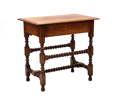 Lot 431 - An oak side table
