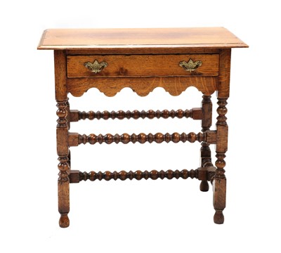 Lot 431 - An oak side table