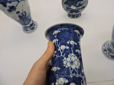 Lot 143 - A collection of Chinese blue and white ceramics