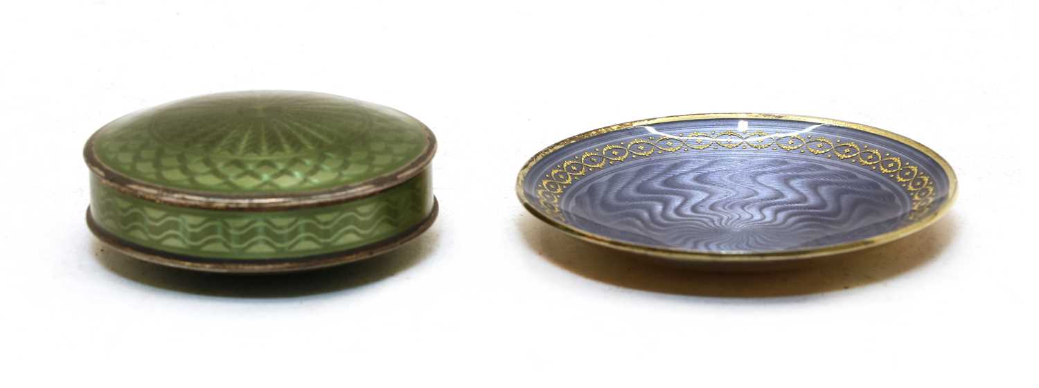 Lot 20 - A silver and enamelled pill box and cover