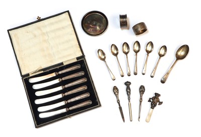 Lot 7 - A collection of silver items