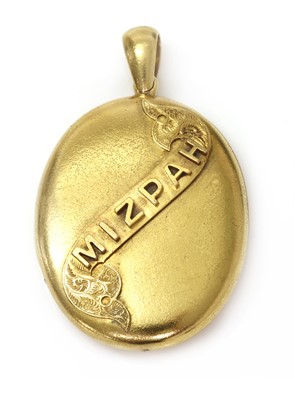Lot 126 - A cased Edwardian gold 'Mizpah' locket