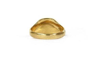 Lot 210 - An 18ct gold signet ring