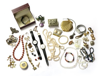 Lot 202 - A quantity of silver and costume jewellery