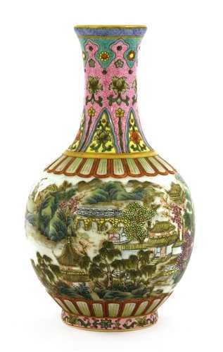 Lot 113 - A Chinese famille rose vase
