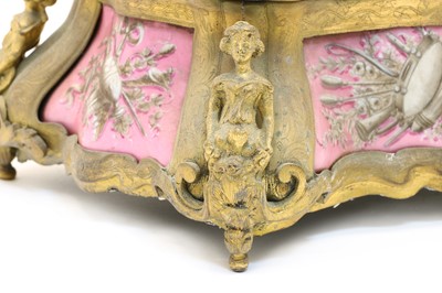 Lot 92 - A French porcelain and ormolu jewellery casket
