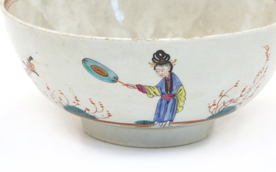 Lot 76 - An English porcelain bowl