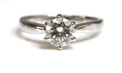 Lot 441 - An 18ct white gold single stone diamond ring