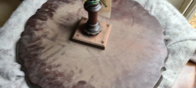 Lot 521 - A George III mahogany wine table