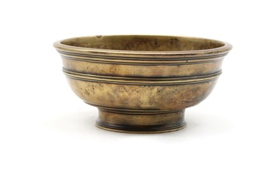 Lot 183 - A Chinese bronze bowl