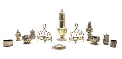 Lot 74 - An assorted quantity of silver items