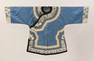 Lot 353 - A Chinese embroidered robe