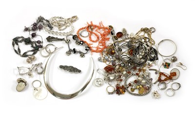 Lot 200 - A quantity of silver jewellery